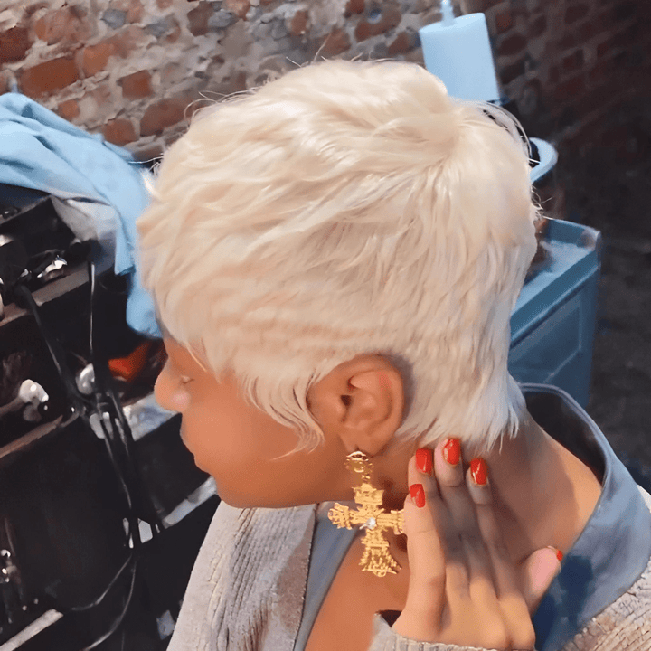 AILUXY Perruques afro courtes Pixie dorée légères aérées faciles à poser sans colle