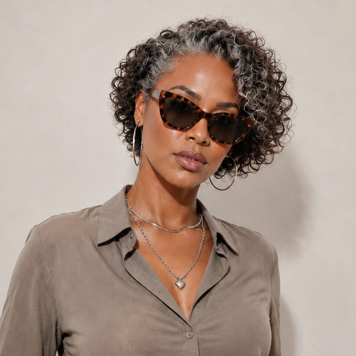 ailuxyhair-fr Identique à l'image 10pouces Ailuxy Perruque bouclée courte poivre et sel gris‑noir, rendu naturel pour femme
