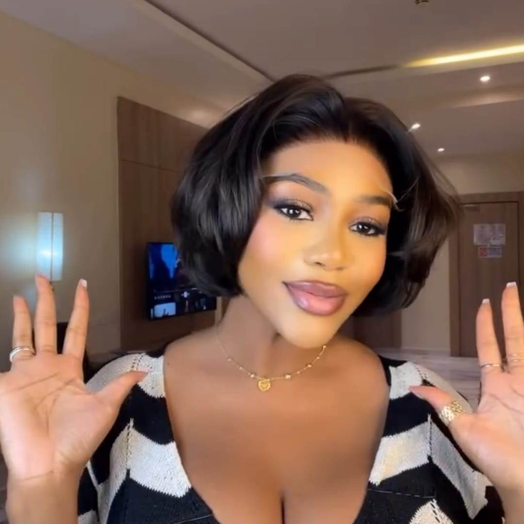 ailuxyhair-fr Identique à la photo AILUXY Perruque Lisse bob et Brillant avec Baby Hair Sculpté Coiffre Tendance Noir Naturel Parfait  Pour le Quotidien