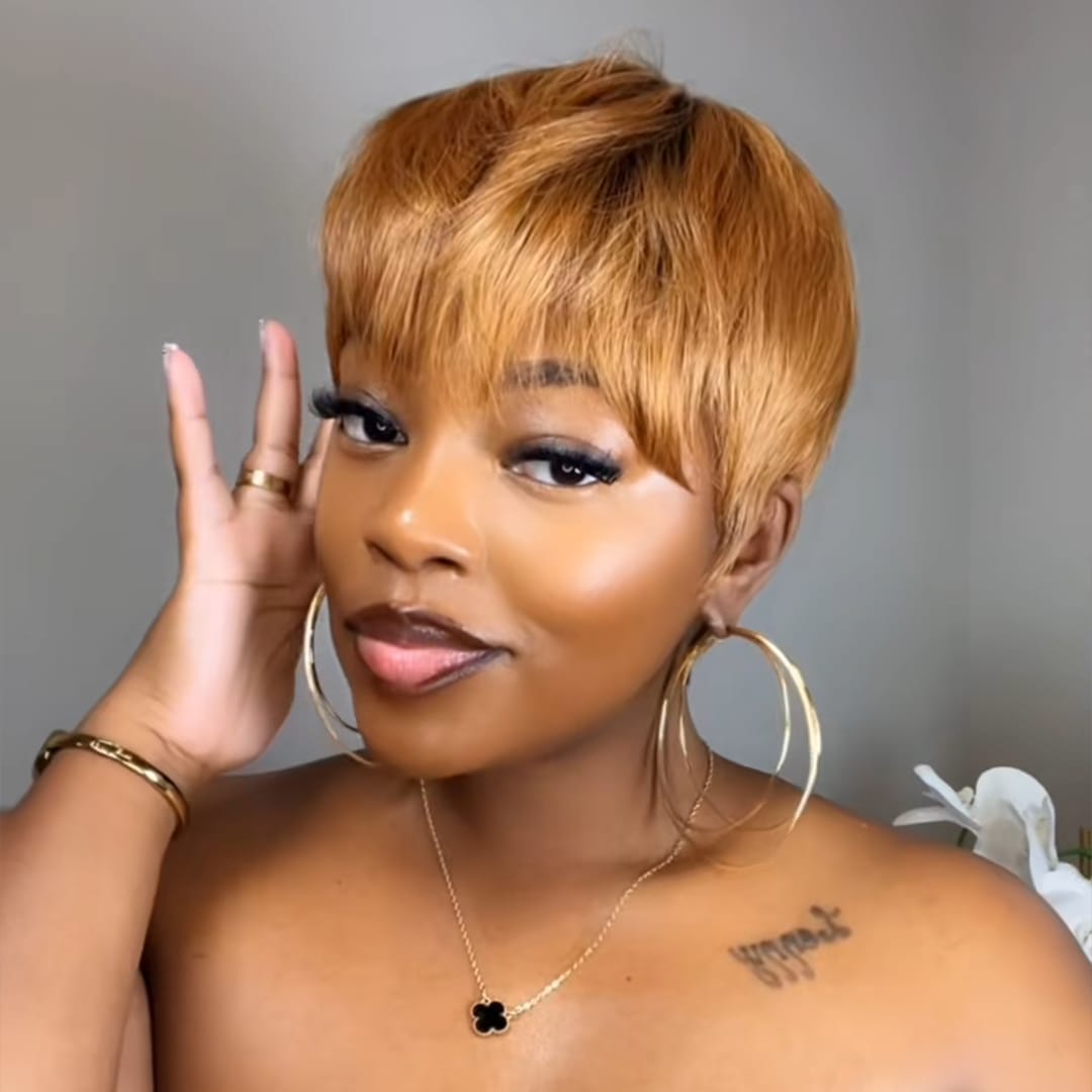 ailuxyhair-fr Identique à la photo AILUXY Perruque Pixie Court Blond Caramélisé avec Frange - Naturelle et Sans Colle