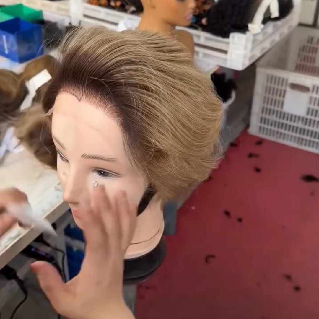 ailuxyhair-fr lisse Identique à l'image AILUXY Perruque 13×4 dentelle Bob Courte Française, Chic et Romantique.