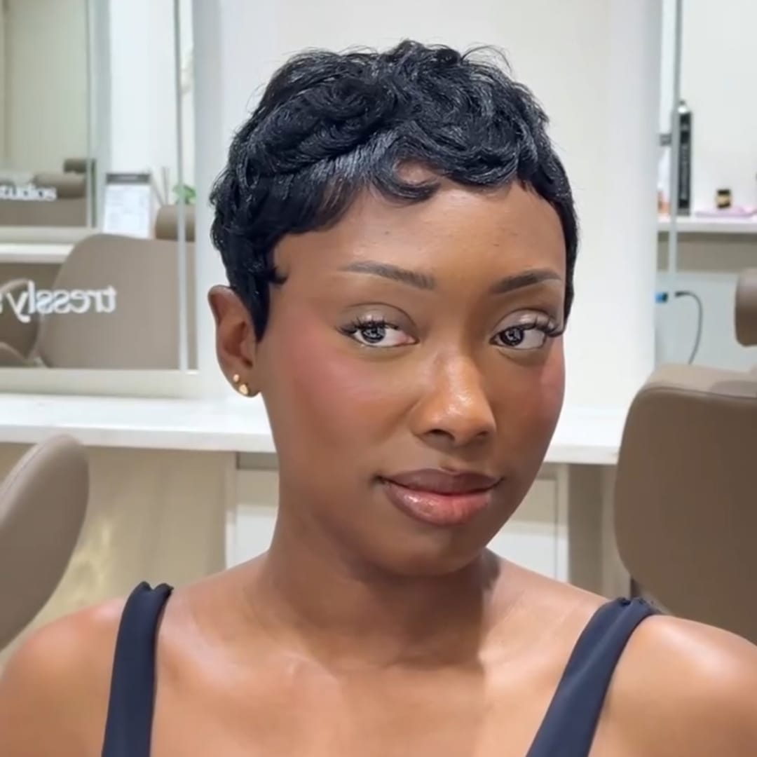 ailuxyhair-fr Perruque Coupe Pixie Identique à la phonto AILUXY Perruque Pixie à Petites Boucles Courtes Sans Colle Hair Naturel