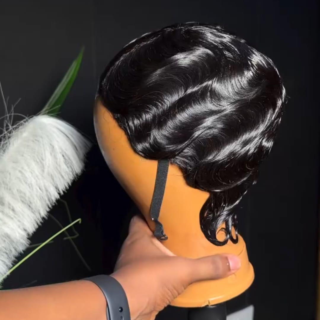 ailuxyhair-fr Perruque Coupe Pixie Identique à la photo AILUXY Perruque Mi-Courbe à Vagues Frisées Brillantes, Éclat Vernis Soyeux, Courbes Anciennes Modelées