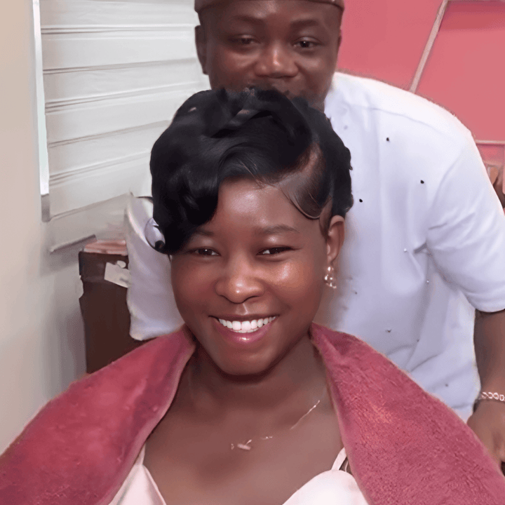 ailuxyhair-fr Perruque Coupe Pixie Identique à la photo AILUXY Perruque Pixie Style Pompadour Lisse, Coiffure Structurée et Polie, Part Latérale et Ondulations Douces, Facile à Porter pour un Look Classique et Audacieux