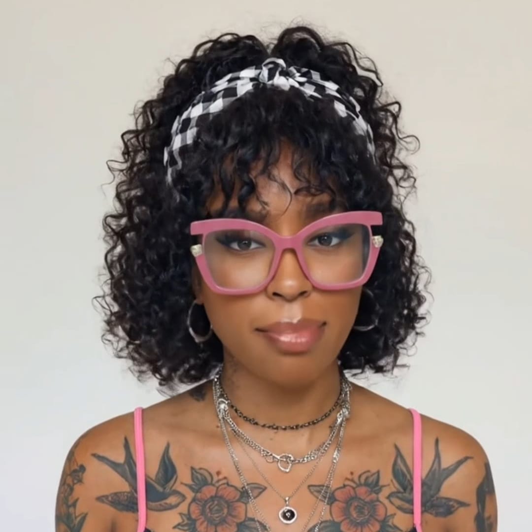 ailuxyhair-fr Perruque Coupe Pixie Identique à la photo AILUXYPerruque Afro Courte à Boucles Denses, Coiffure Décontractée et Stylée, Conception Pratique Simple à Mettre, Idéale pour Sorties et Vie Quotidienne