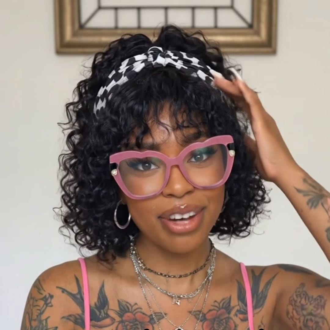 ailuxyhair-fr Perruque Coupe Pixie Identique à la photo AILUXYPerruque Afro Courte à Boucles Denses, Coiffure Décontractée et Stylée, Conception Pratique Simple à Mettre, Idéale pour Sorties et Vie Quotidienne