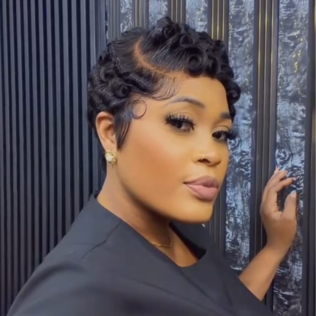 ailuxyhair-fr Perruque Coupe Pixie Identique à la photo HD AILUXY Perruque Courte HD 13X4 Dentelle Perruque Finger Wave en Cheveux Humain