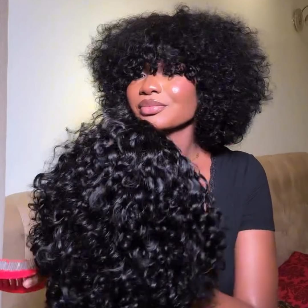 ailuxyhair-fr Sans Colle Identique à la photo AILUXY Perruque Crépue Afro Noire à Texture Naturelle, Frange Floue et Volume Moelleux, Style Effortless et Dynamique, Coiffure Authentique pour le Quotidien