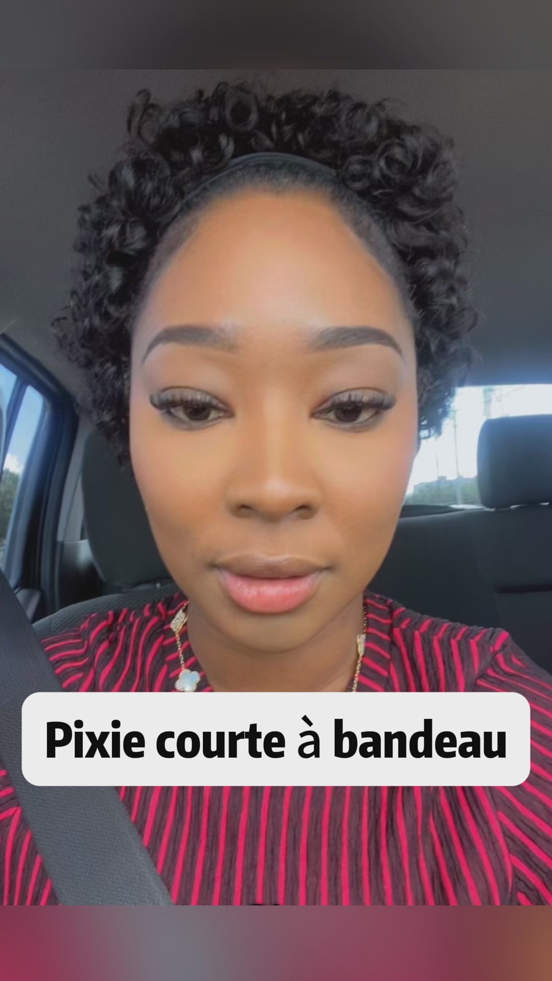 AILUXY Sans Colle, Sans Clips Perruque Bouclée Courte avec Bandeau