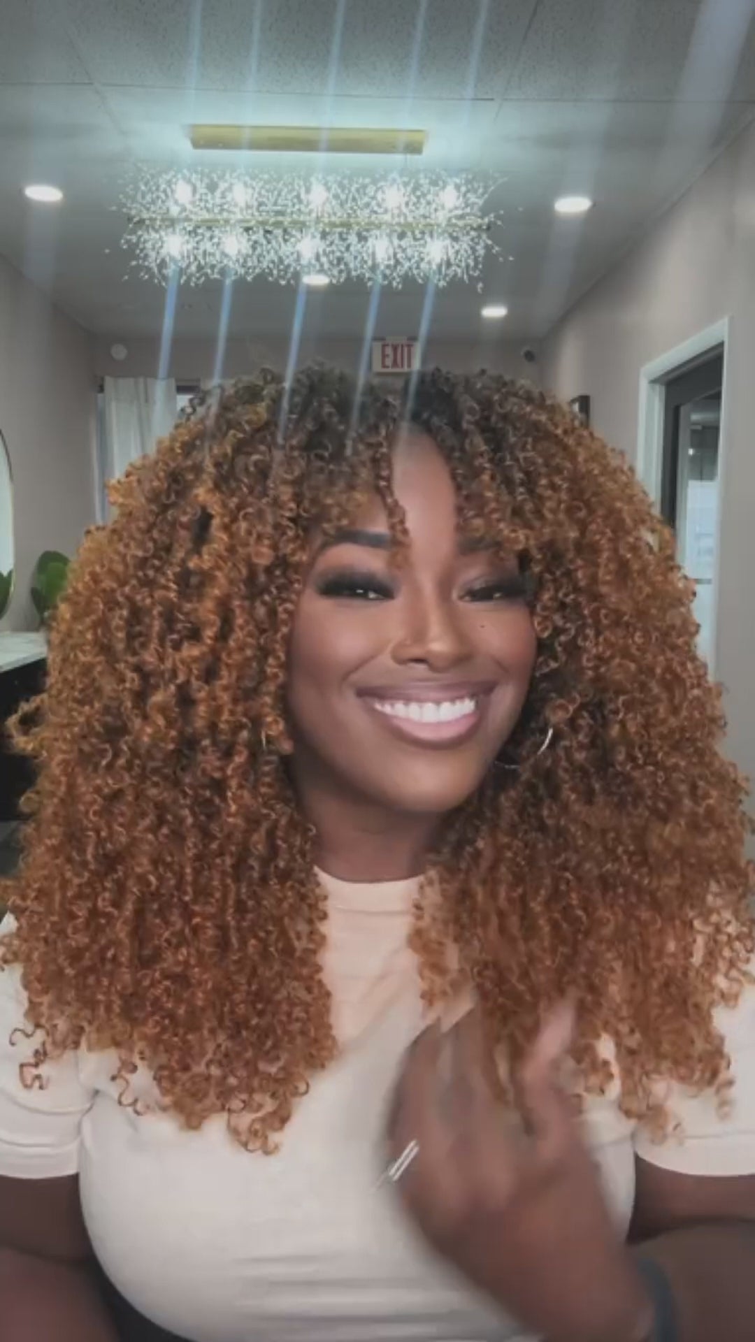 AILUXY 13x4 Lace Frontal Boucles Caramel Lumineuses, Volume Maximal