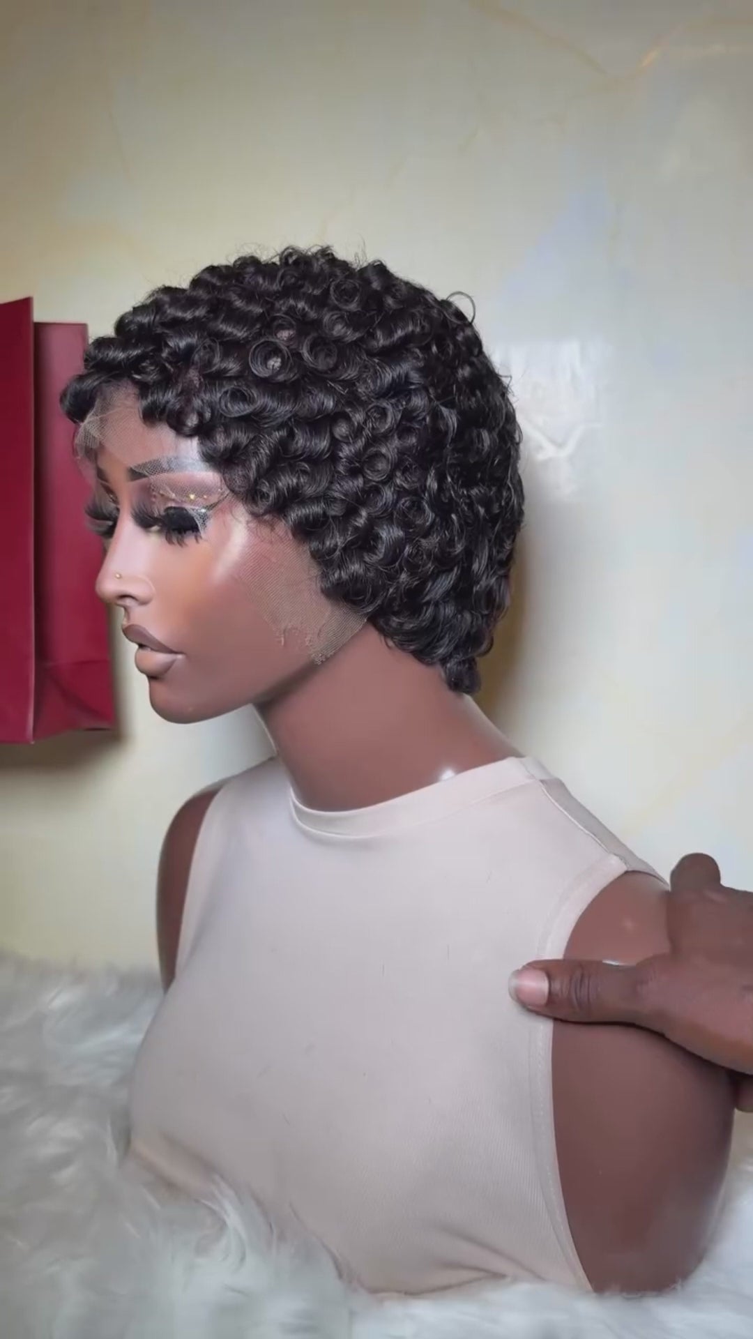 AILUXY Perruque Pixie Cut Courte Cheveux Humains Bouclés Noirs