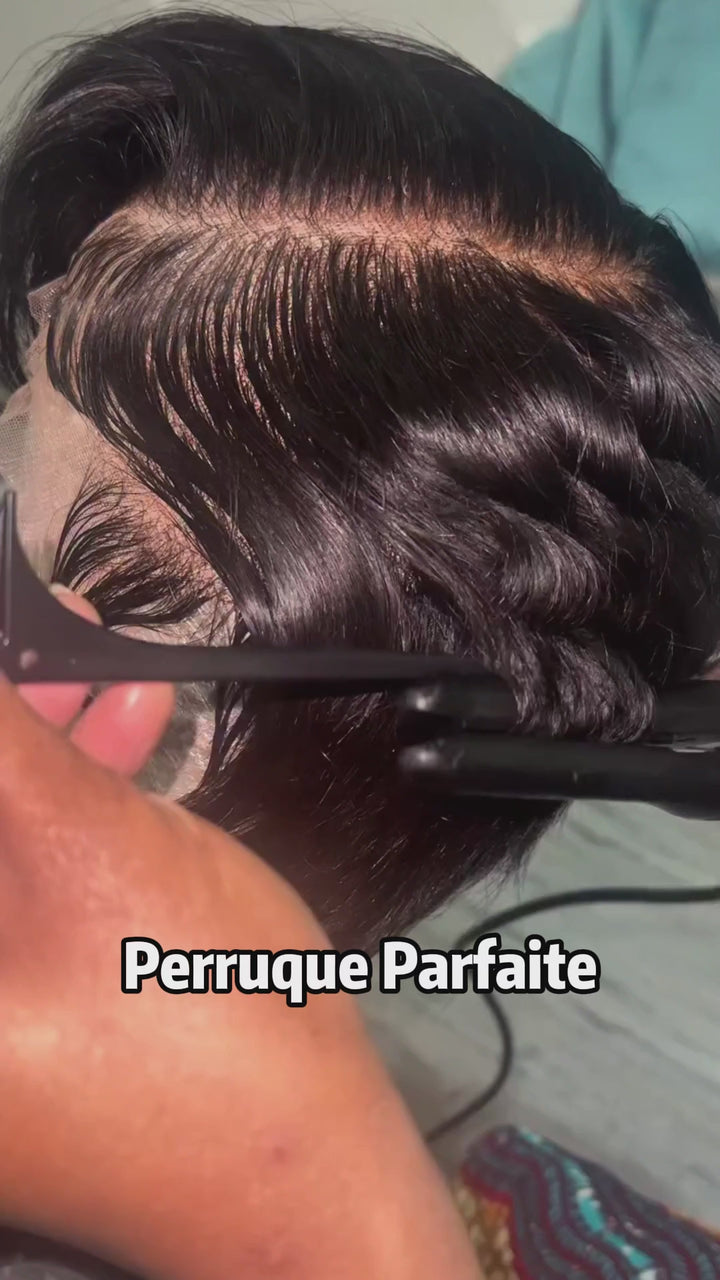 AILUXY  Perruque Pixie Cheveux Humains à Traits Ondulés Stylisés, Pose Naturelle Sans Effort, Facile à Fixer