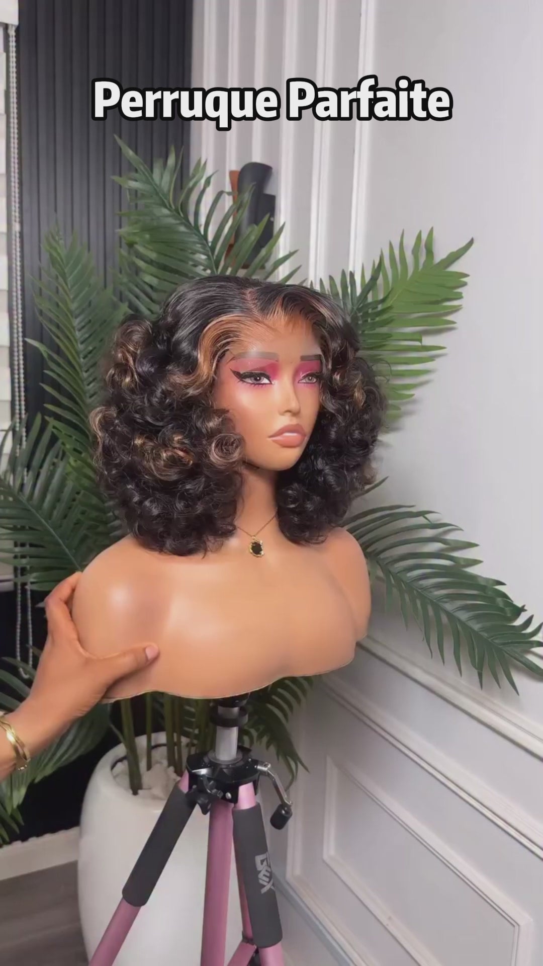 AILUXY  Perruque à la Mode Vagues Lâches Ombré Châtain Doré, Cheveux Humains Remy, Ombré Mèches Dorées, Cheveux Humains Brésiliens, Dentelle Frontale 13×4 , Look Stylé Quotidien & Soirée